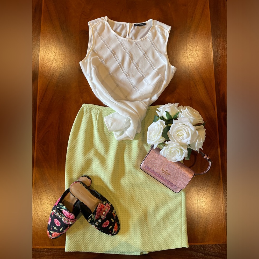 Cute Lime Green Talbots Petite ladies skirt, size 8P
